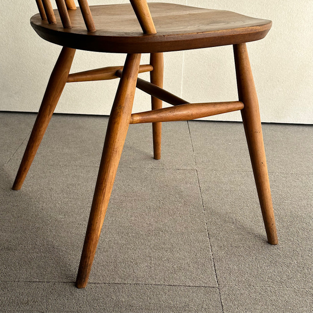 アーコールの椅子