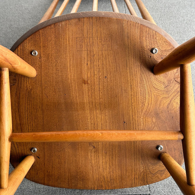 アーコールの椅子