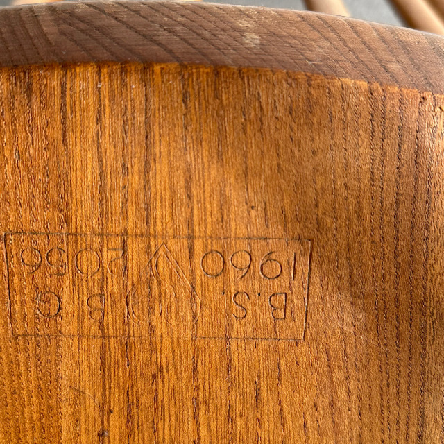 アーコールの椅子