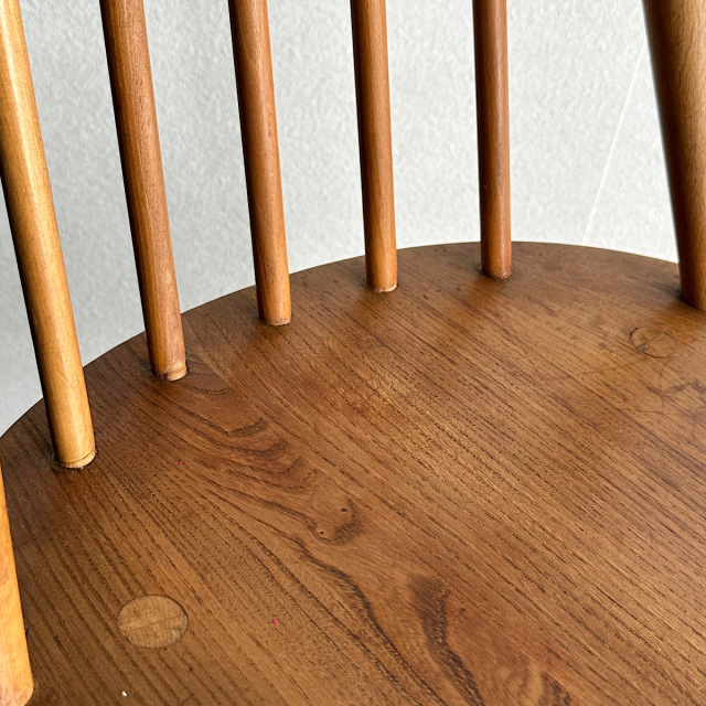 アーコールの椅子