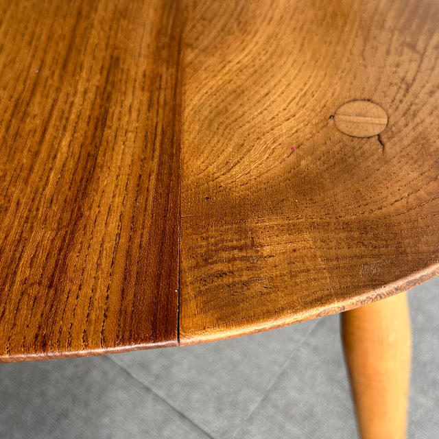 アーコールの椅子