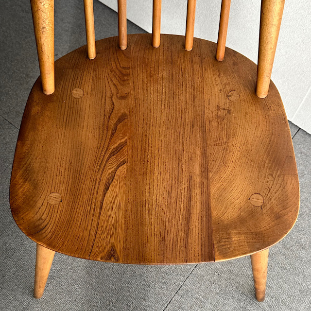 アーコールの椅子