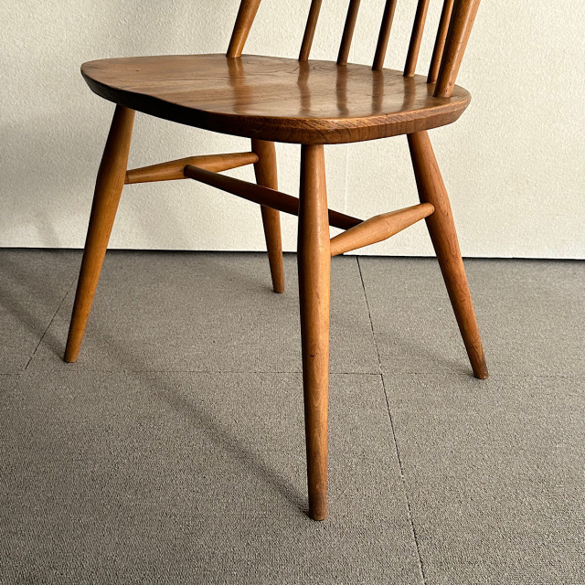 アーコールの椅子