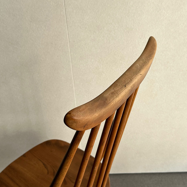 アーコールの椅子