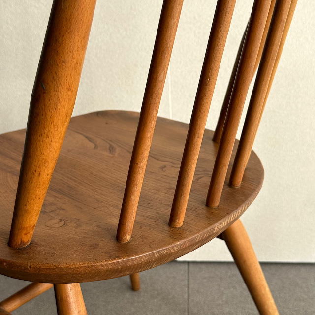 アーコールの椅子