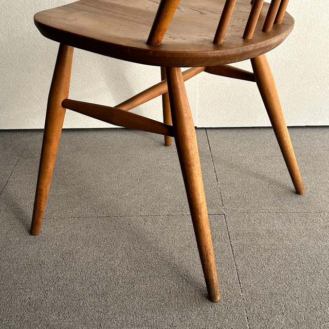 アーコールの椅子