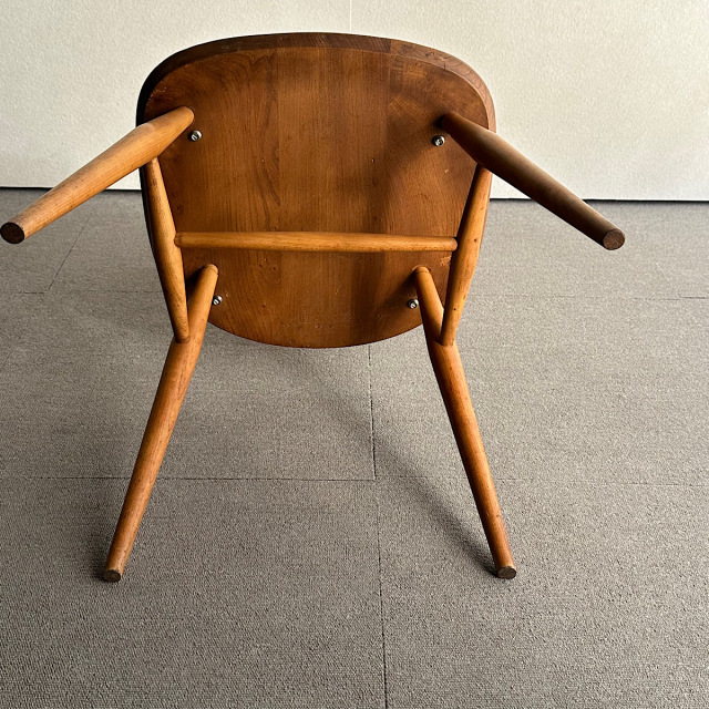 アーコールの椅子