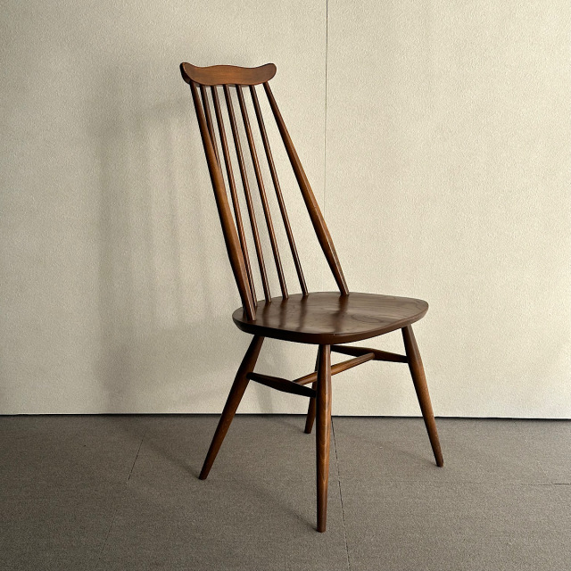 アーコールの椅子