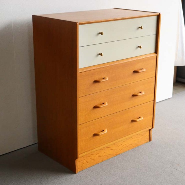 G-PLAN ジープラン　chinese white chest チェスト 70年前のものとは思えない！カッコいい＋カワイイ感じ。 ジープランG
