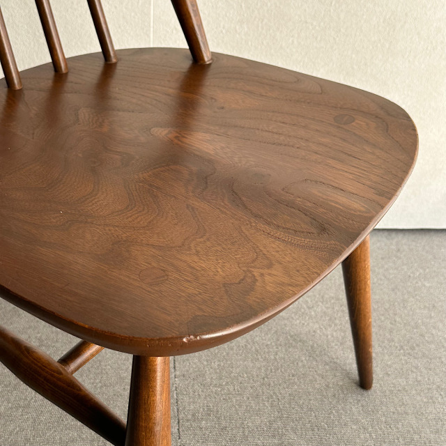 アーコールの椅子