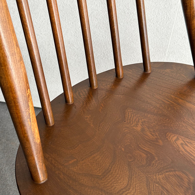 アーコールの椅子