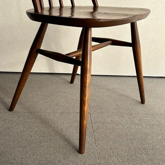 アーコールの椅子