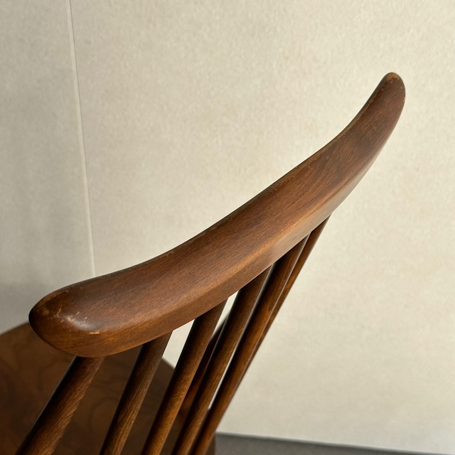 アーコールの椅子