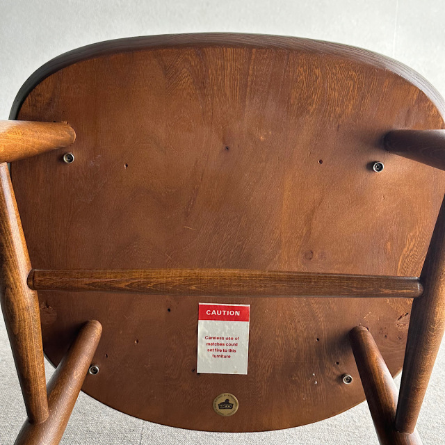 アーコールの椅子