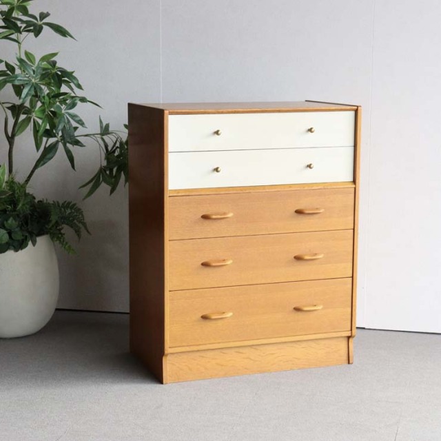G-PLAN ジープラン　chinese white chest チェスト 70年前のものとは思えない！カッコいい＋カワイイ感じ。 ジープランG