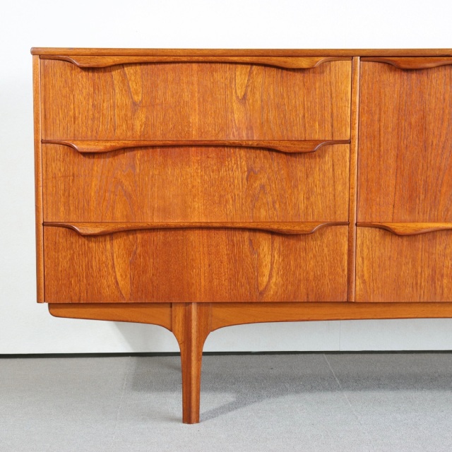 サトクリフオブトッドモーデンSUTCLIFFE OF TODMORDENのサイドボード