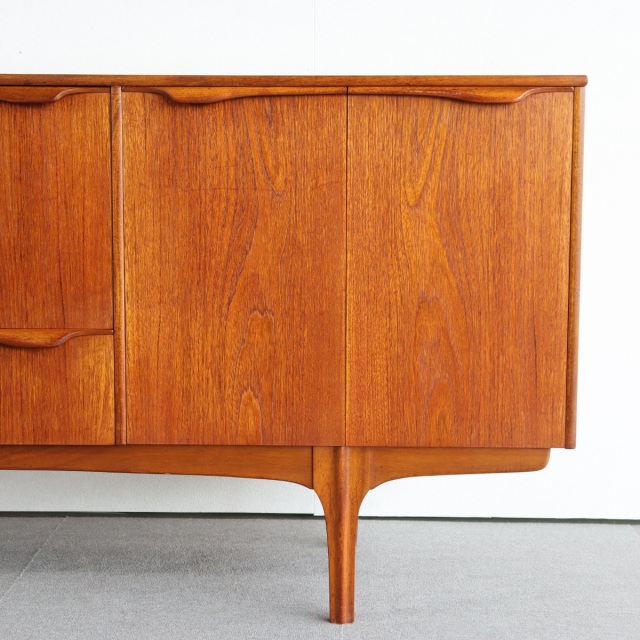 サトクリフオブトッドモーデンSUTCLIFFE OF TODMORDENのサイドボード