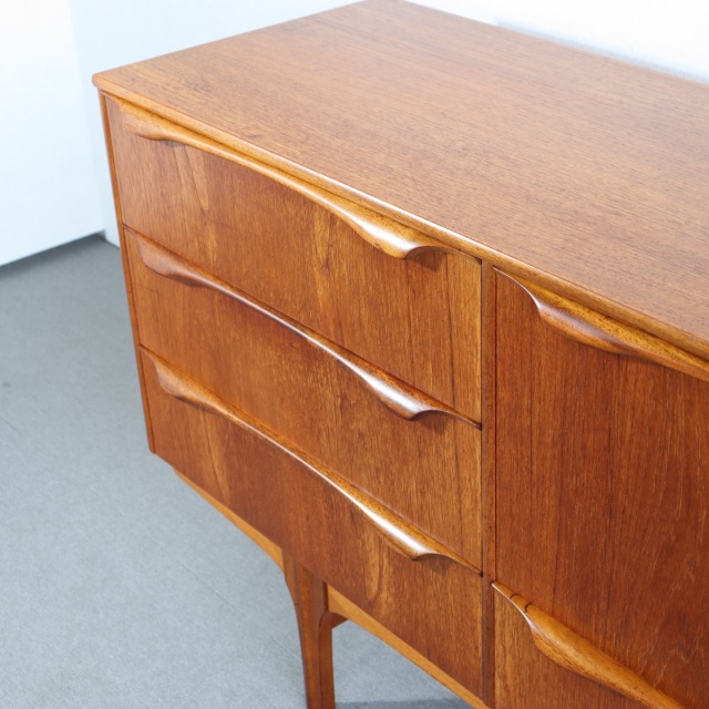 サトクリフオブトッドモーデンSUTCLIFFE OF TODMORDENのサイドボード