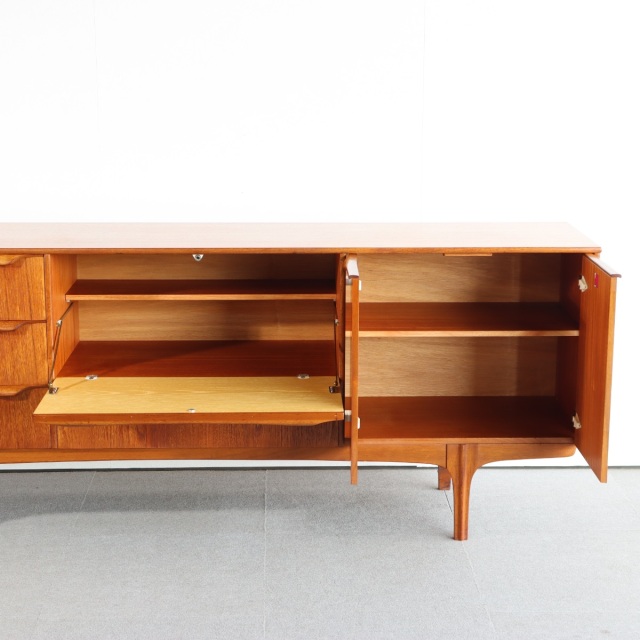 サトクリフオブトッドモーデンSUTCLIFFE OF TODMORDENのサイドボード