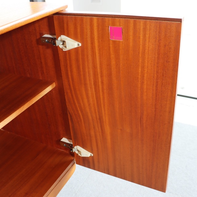 サトクリフオブトッドモーデンSUTCLIFFE OF TODMORDENのサイドボード