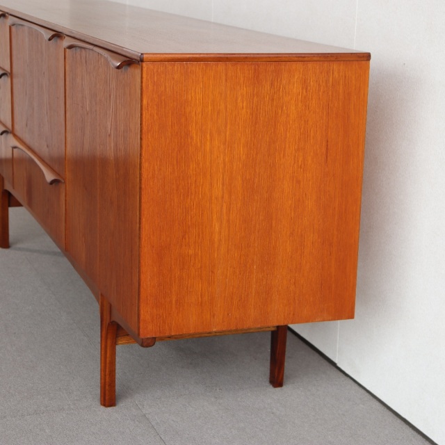 サトクリフオブトッドモーデンSUTCLIFFE OF TODMORDENのサイドボード