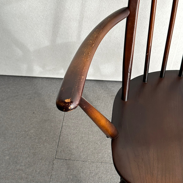 アーコールの椅子