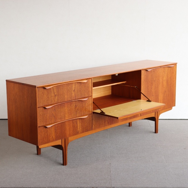 サトクリフオブトッドモーデンSUTCLIFFE OF TODMORDENのサイドボード