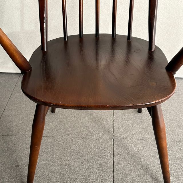 アーコールの椅子