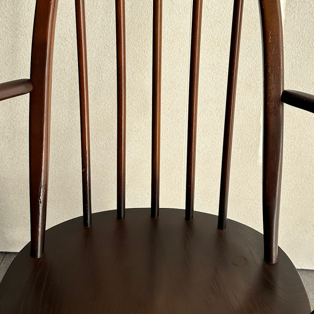 アーコールの椅子