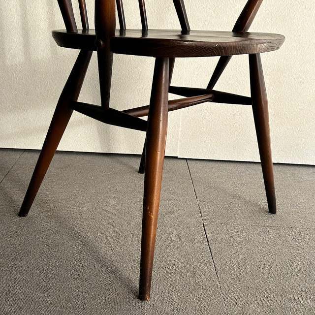 アーコールの椅子