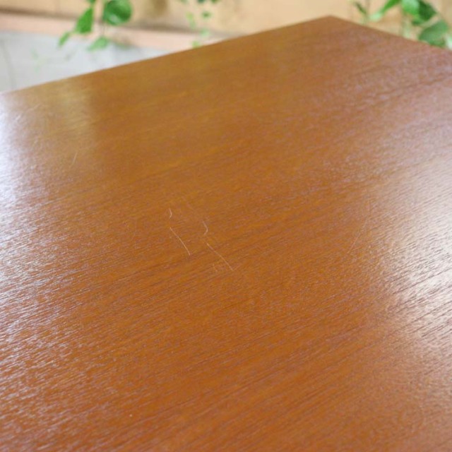 デンマーク製のヴィンテージデスク。左側に引出し3段あり。23009