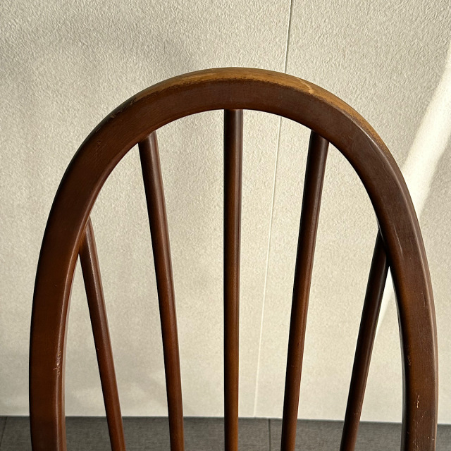 アーコールの椅子