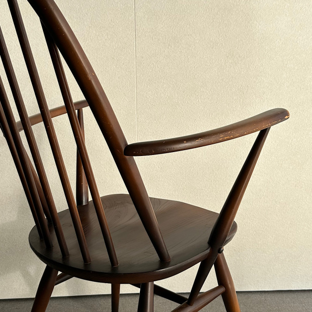 アーコールの椅子