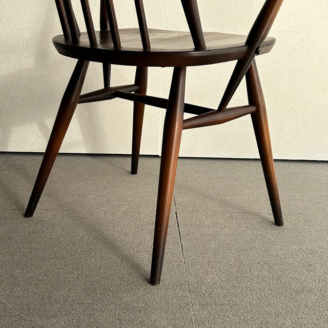 アーコールの椅子