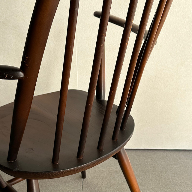 アーコールの椅子