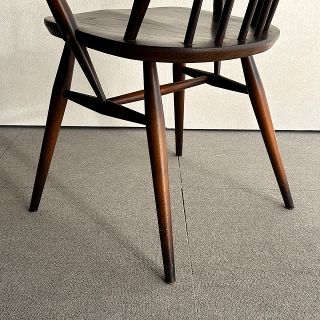 アーコールの椅子