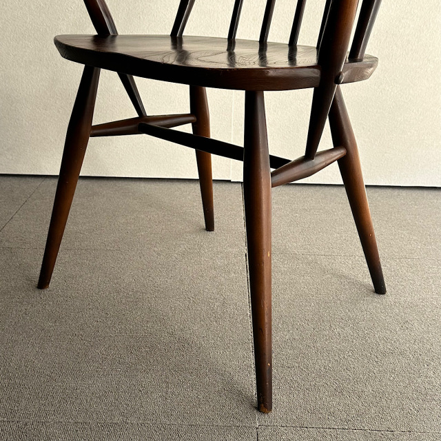 アーコールの椅子