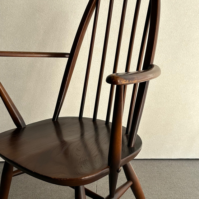 アーコールの椅子