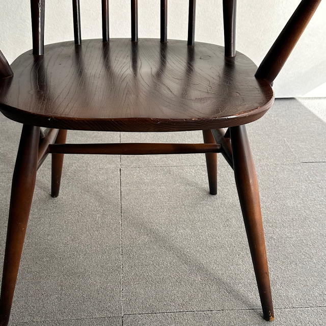 アーコールの椅子