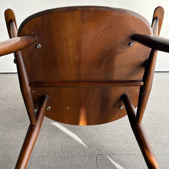 アーコールの椅子