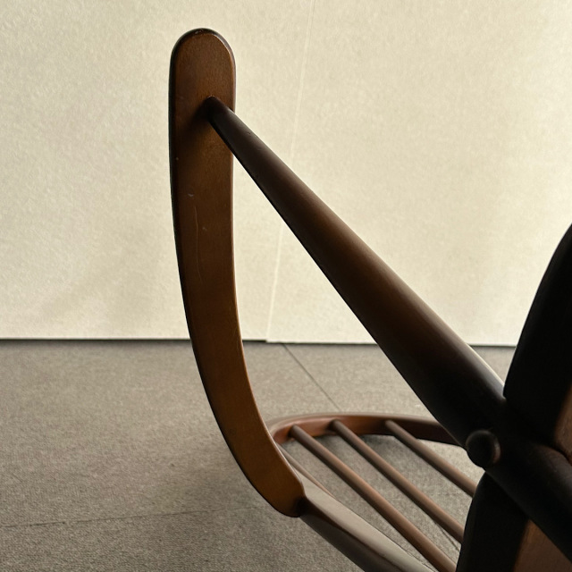 アーコールの椅子