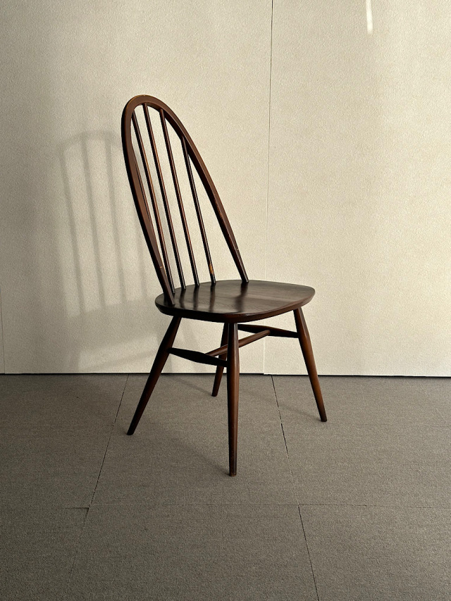 アーコールの椅子