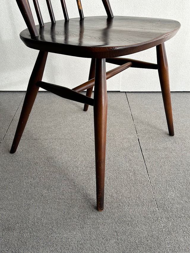 アーコールの椅子