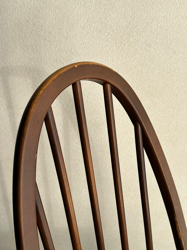 アーコールの椅子