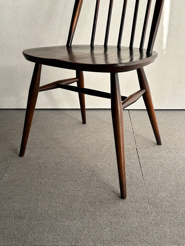 アーコールの椅子