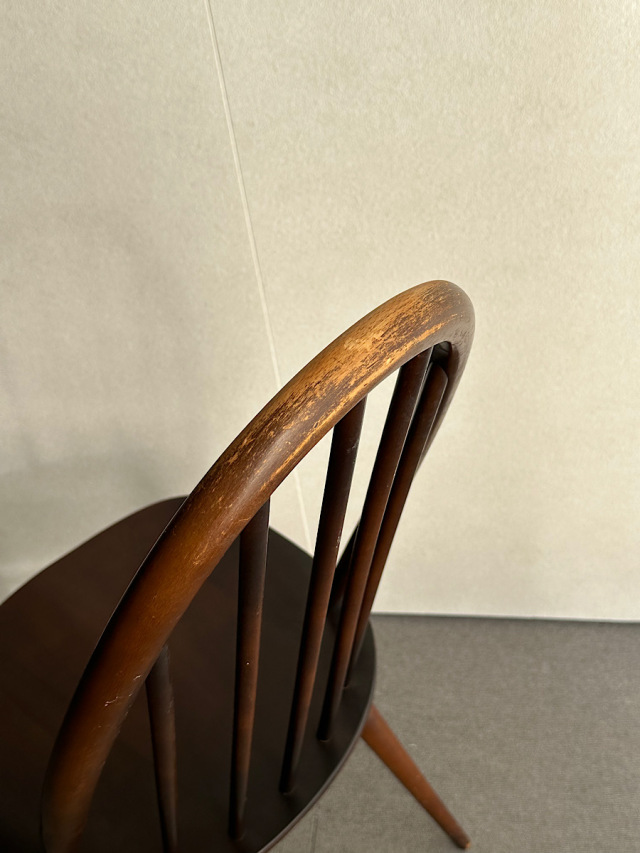 アーコールの椅子