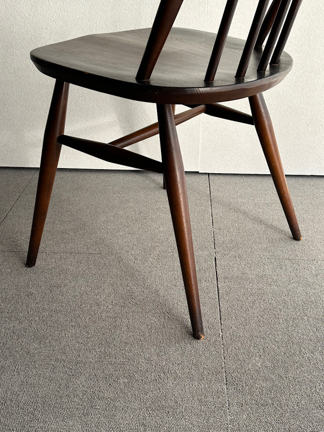 アーコールの椅子