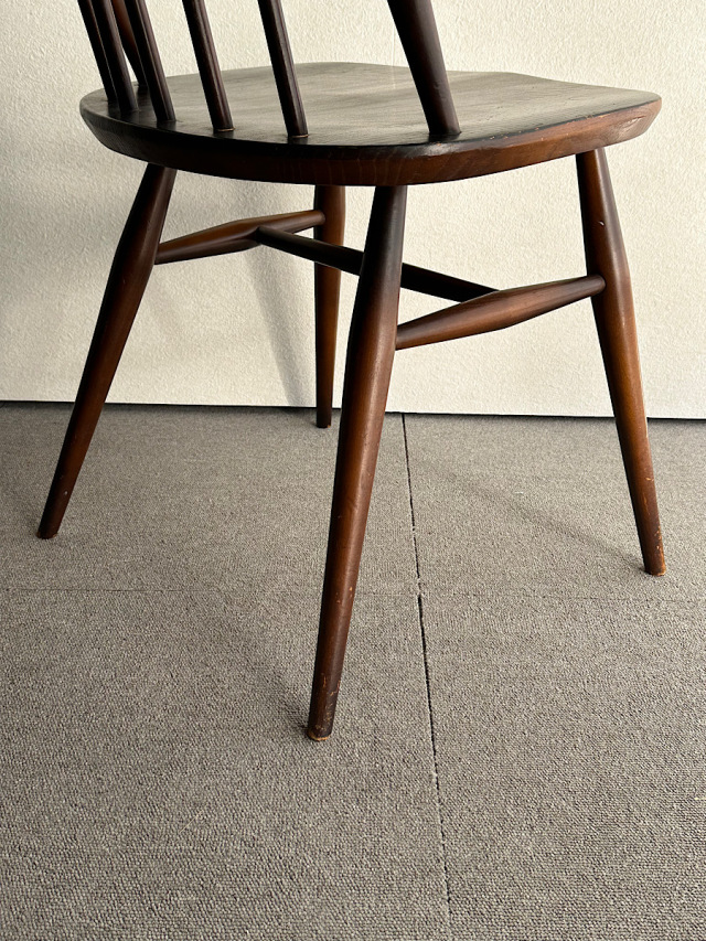 アーコールの椅子