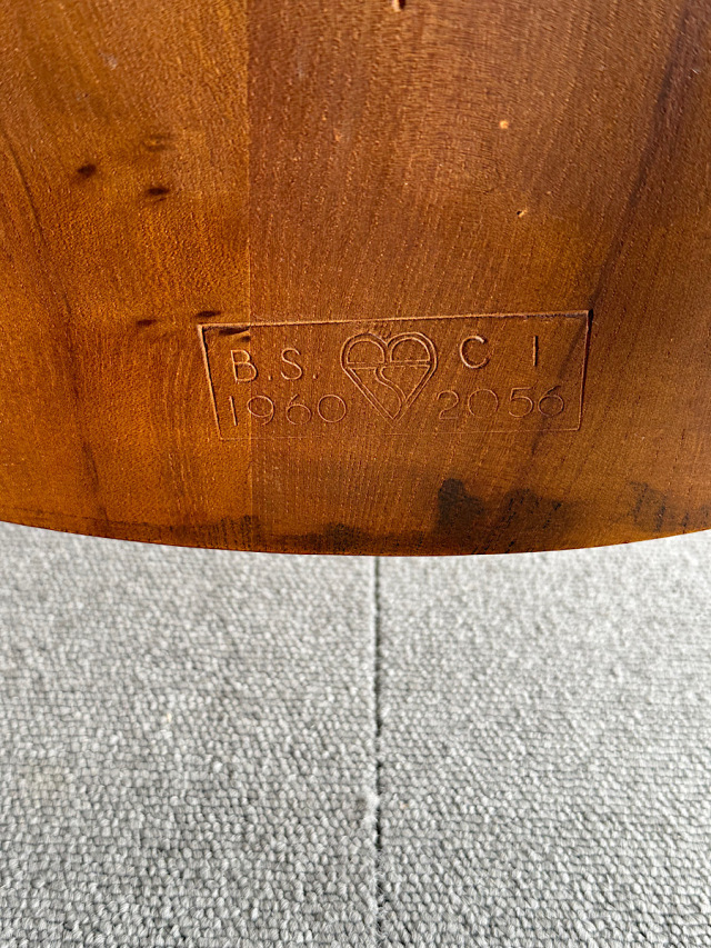 アーコールの椅子