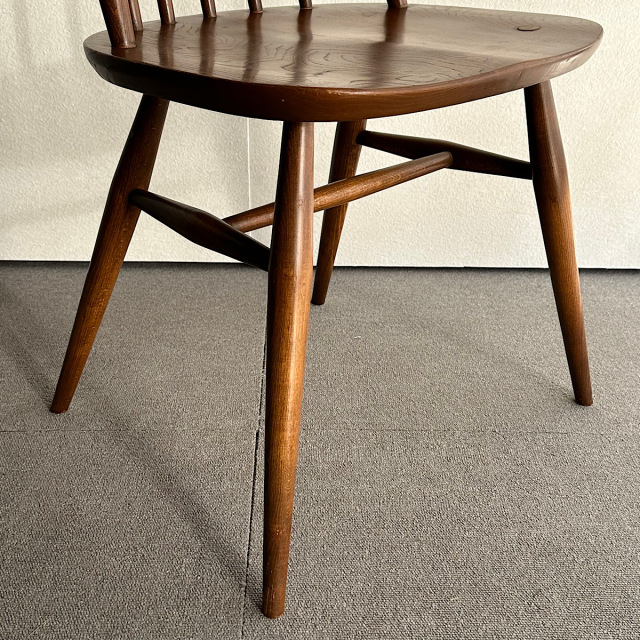 アーコールの椅子